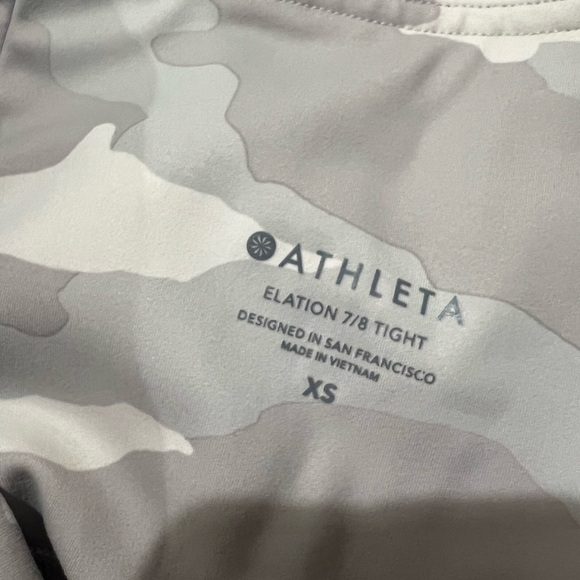 Athleta Elation Camo 7/8 Legging - Size XS - Picture 7 of 9